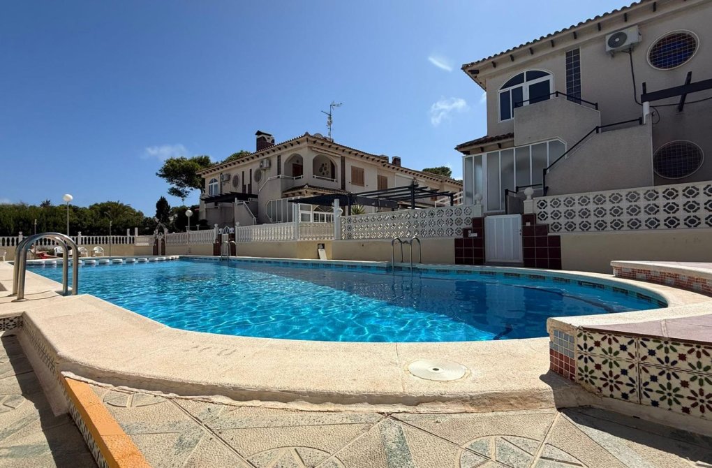 Resale - Bungalow - Torrevieja - Punta prima