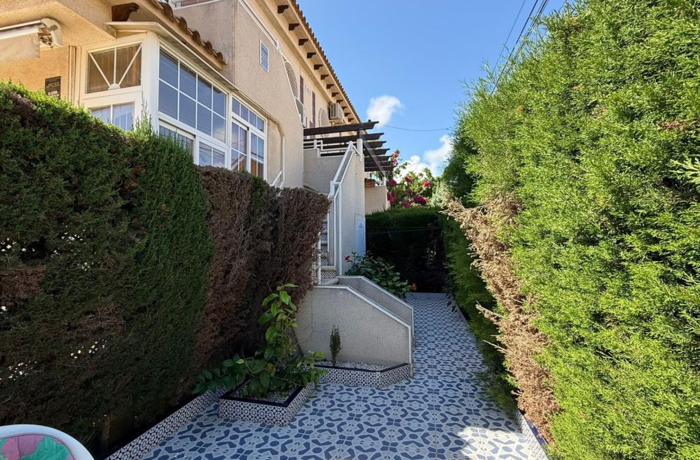 Resale - Bungalow - Torrevieja - Punta prima