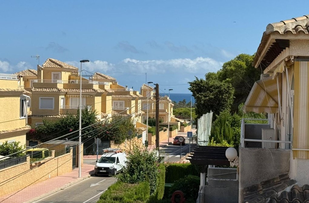 Resale - Bungalow - Torrevieja - Punta prima