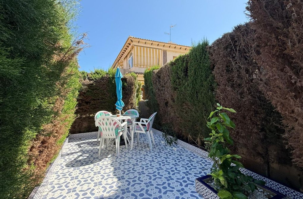 Resale - Bungalow - Torrevieja - Punta prima