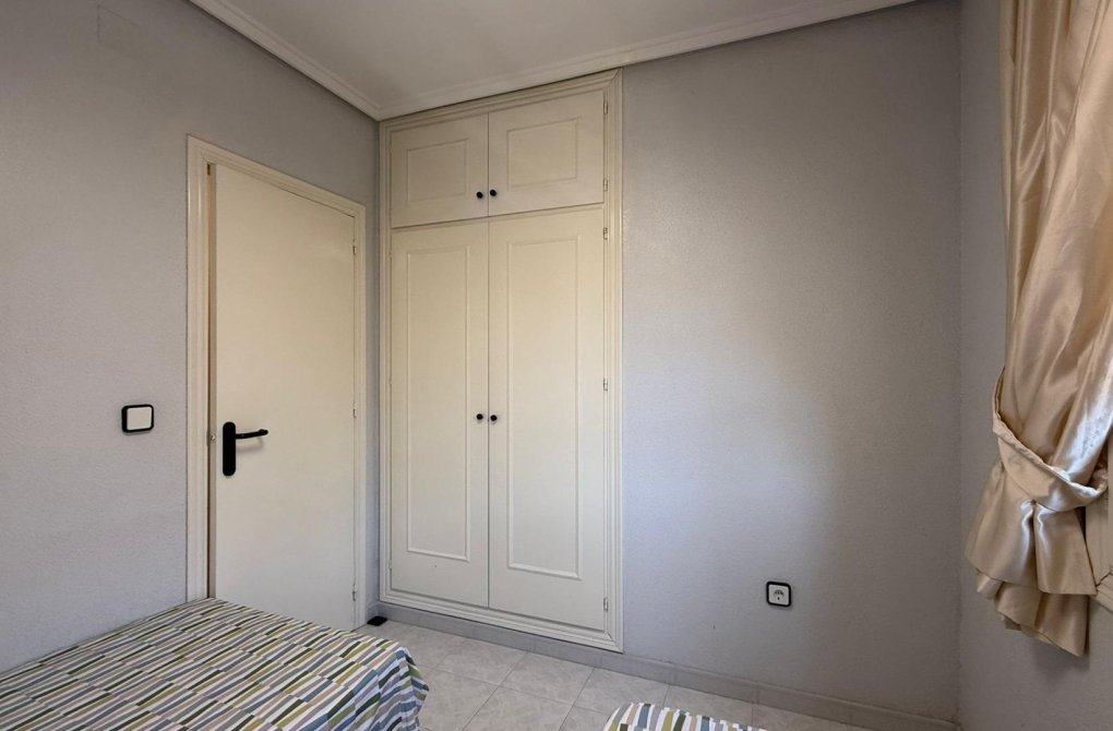 Resale - Bungalow - Torrevieja - Punta prima