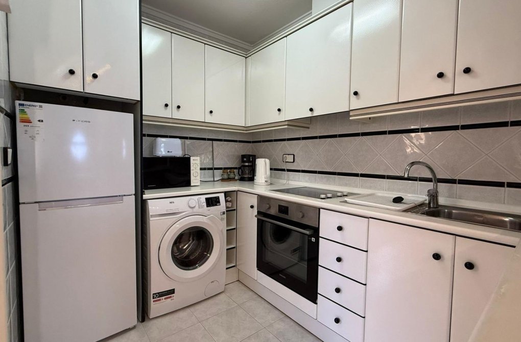 Resale - Bungalow - Torrevieja - Punta prima