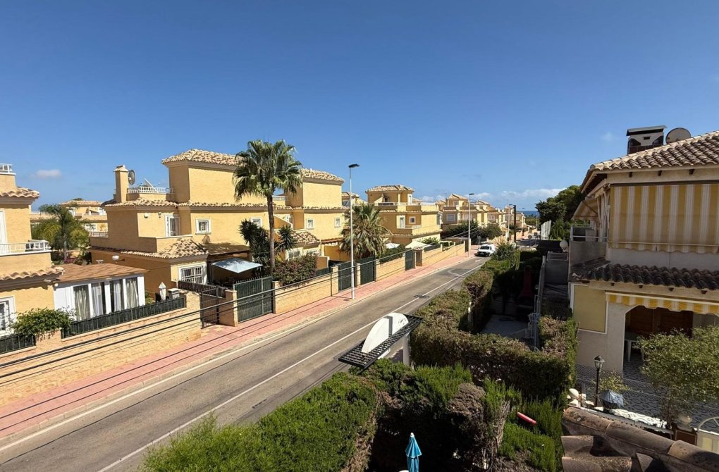 Resale - Bungalow - Torrevieja - Punta prima
