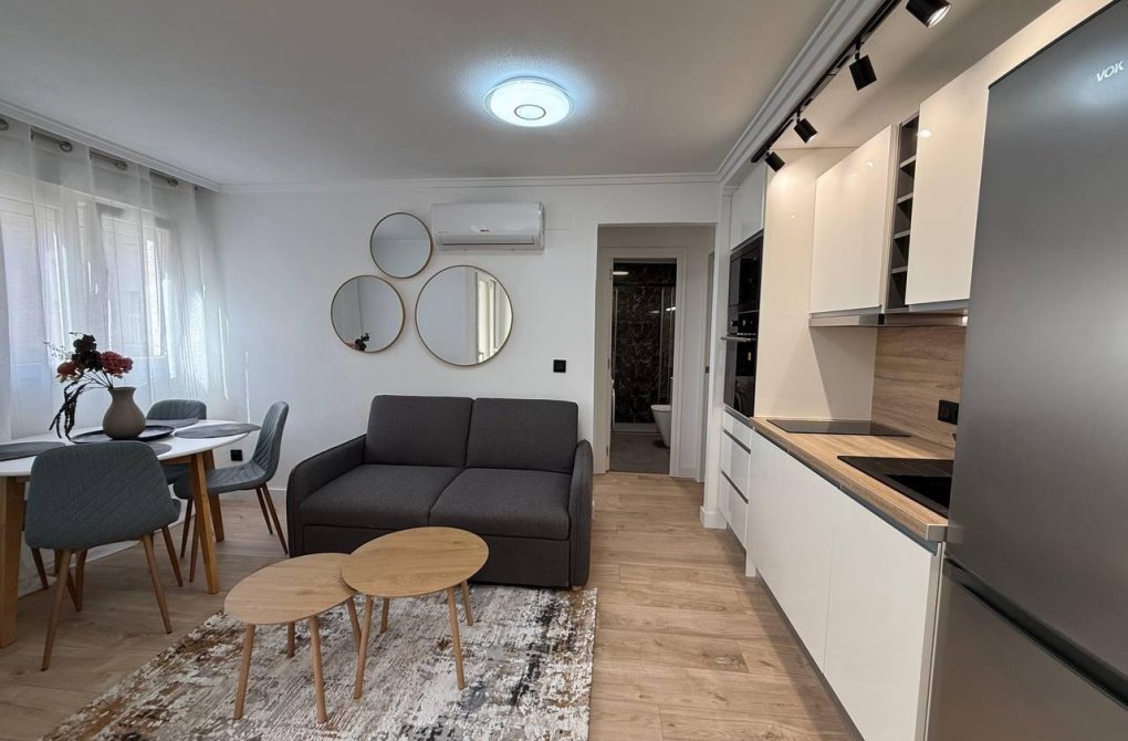 Resale - Apartment - Torrevieja - Centro