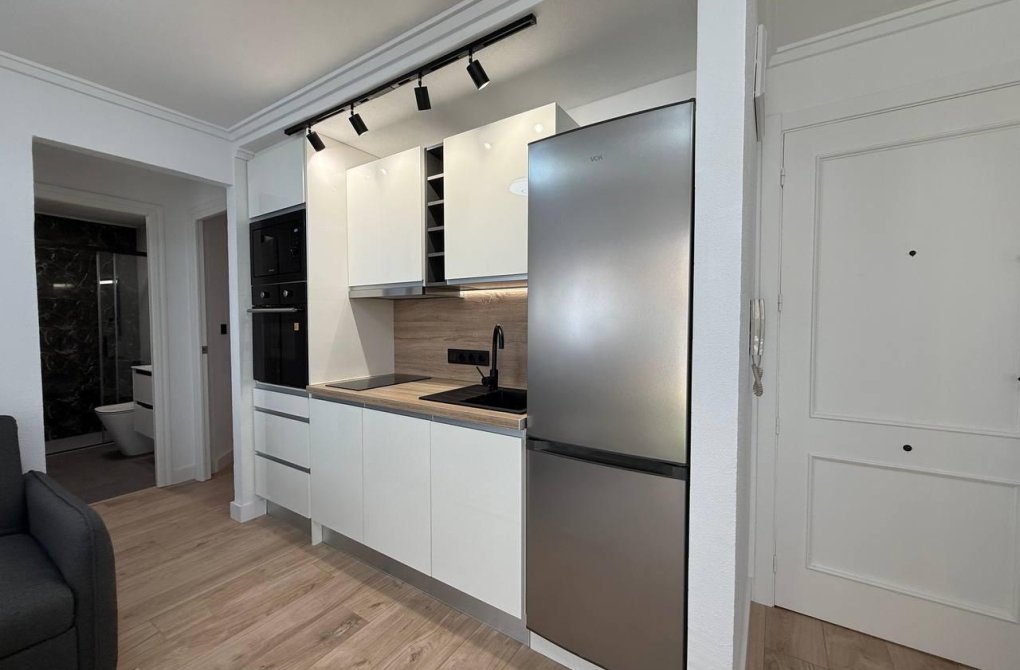 Resale - Apartment - Torrevieja - Centro