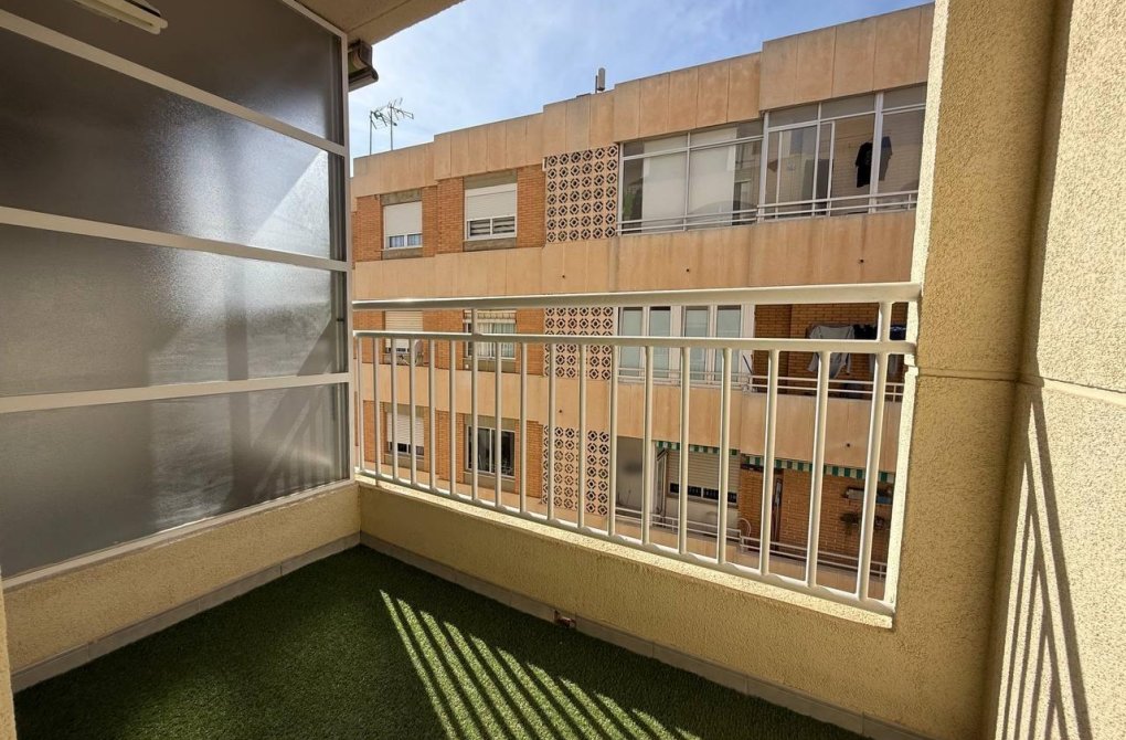 Resale - Apartment - Torrevieja - Centro