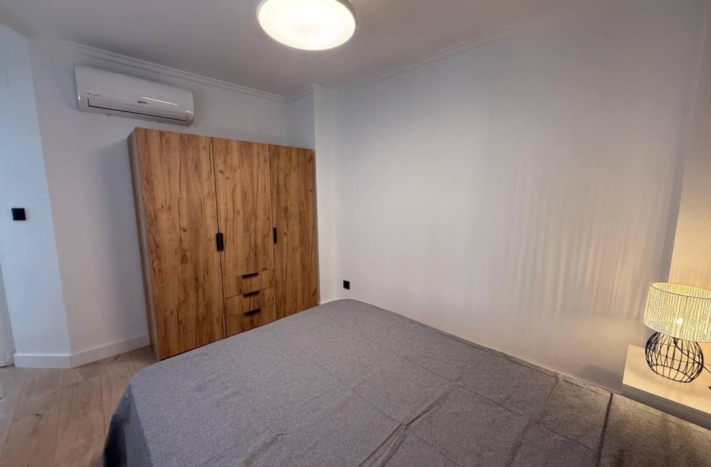 Resale - Apartment - Torrevieja - Centro