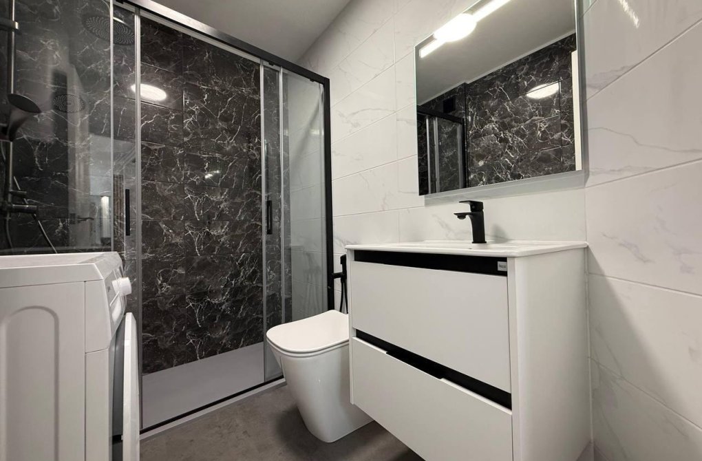 Resale - Apartment - Torrevieja - Centro