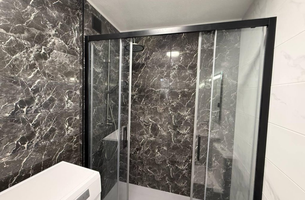 Resale - Apartment - Torrevieja - Centro