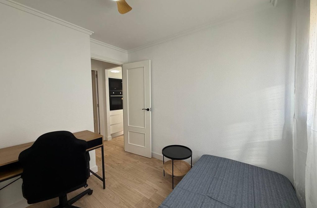 Resale - Apartment - Torrevieja - Centro