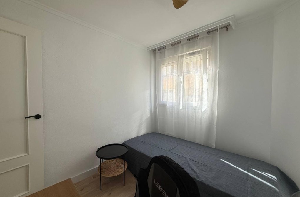 Resale - Apartment - Torrevieja - Centro