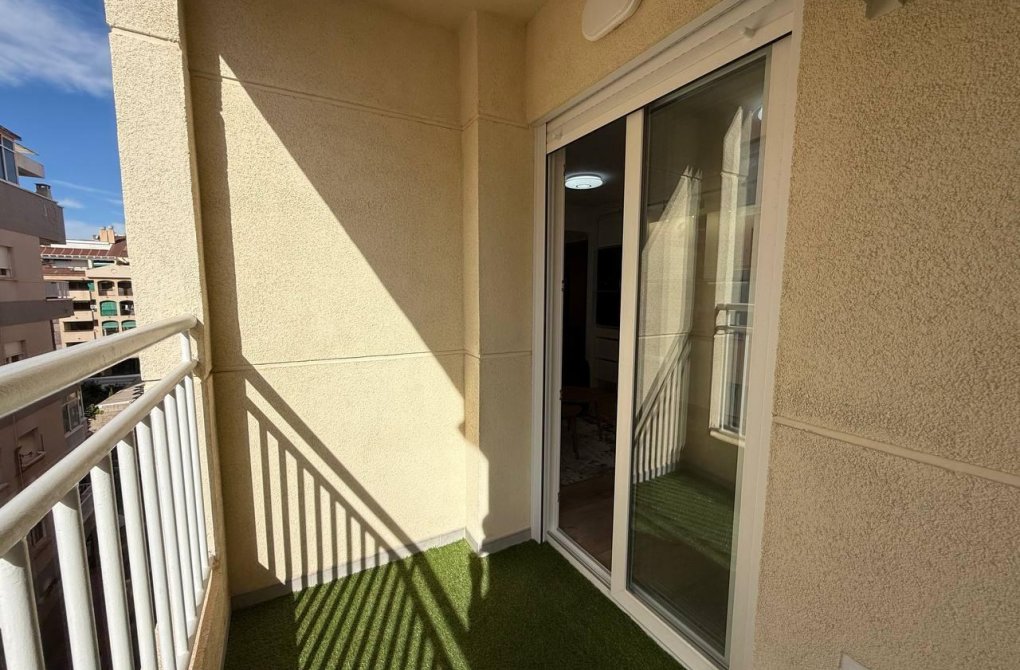 Resale - Apartment - Torrevieja - Centro