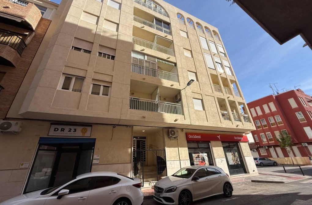 Resale - Apartment - Torrevieja - Centro
