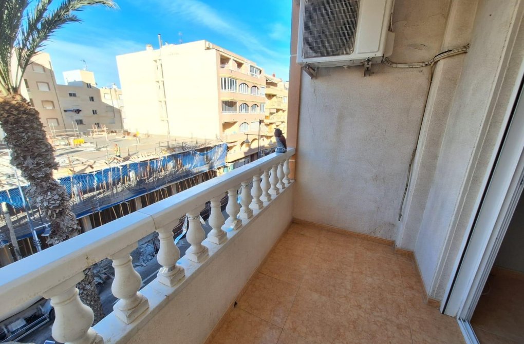 Resale - Apartment - Torrevieja - Playa del cura