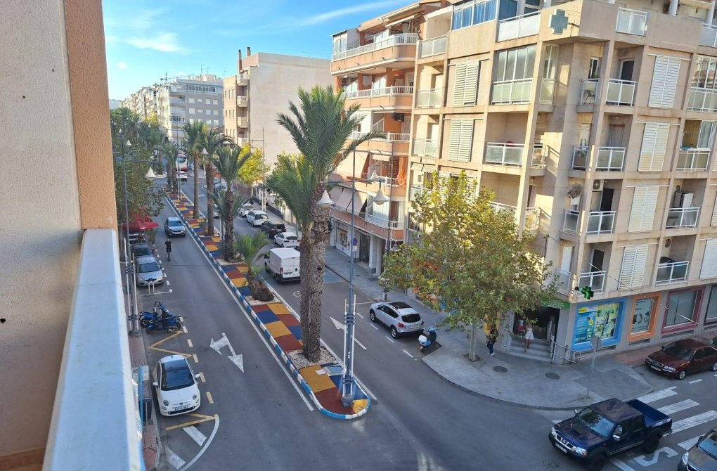 Resale - Apartment - Torrevieja - Playa del cura
