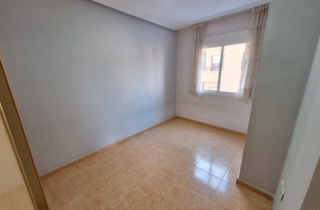 Resale - Apartment - Torrevieja - Playa del cura