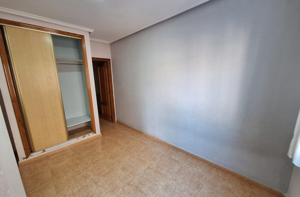 Resale - Apartment - Torrevieja - Playa del cura
