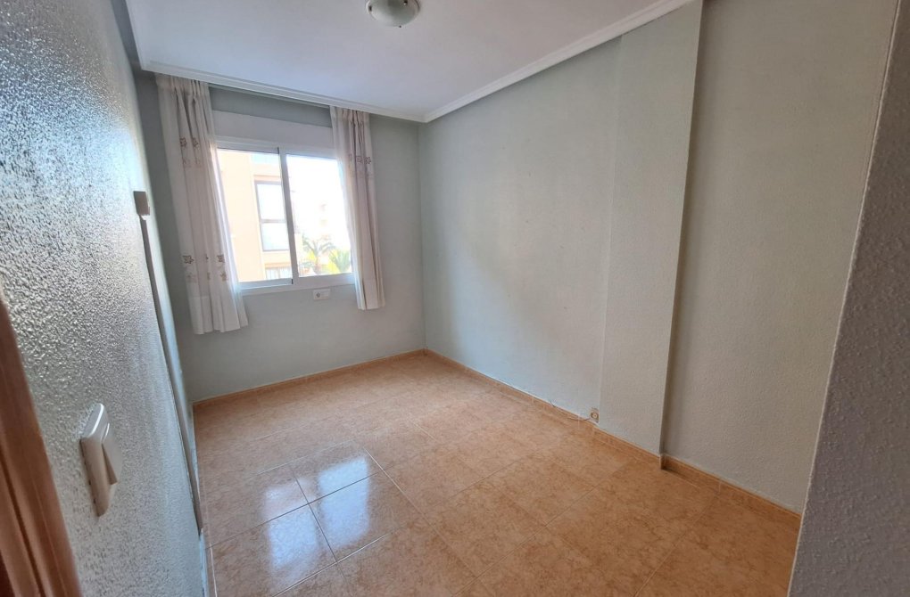 Resale - Apartment - Torrevieja - Playa del cura