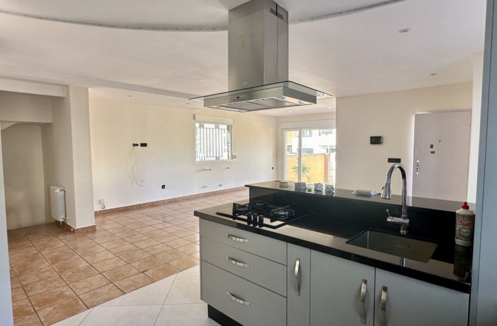 Resale - Detached Villa - Orihuela Costa - Villamartín