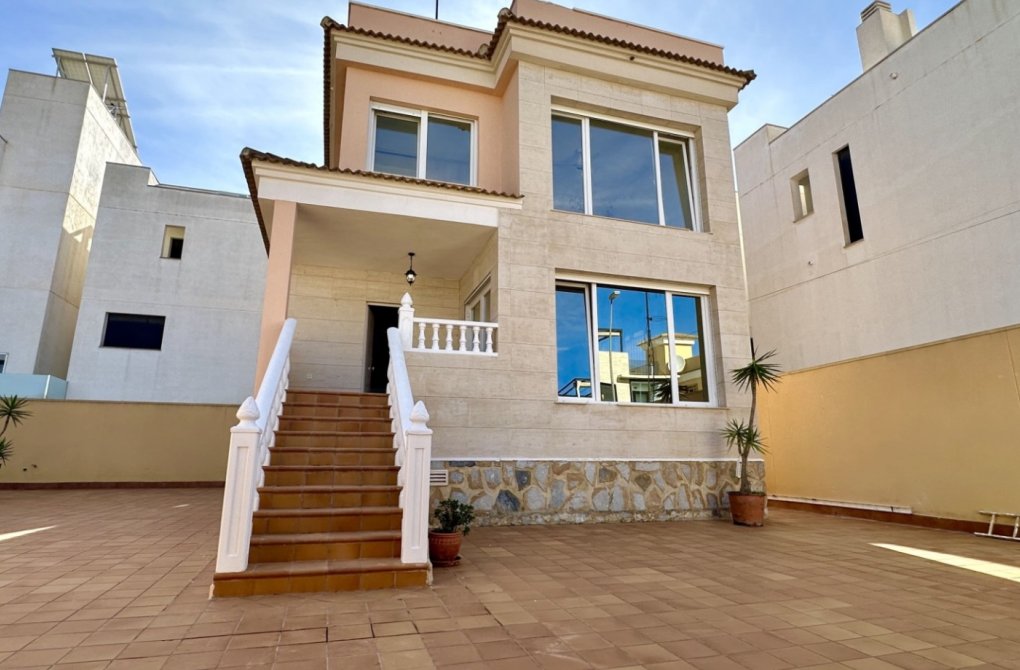 Resale - Detached Villa - Orihuela Costa - Villamartín