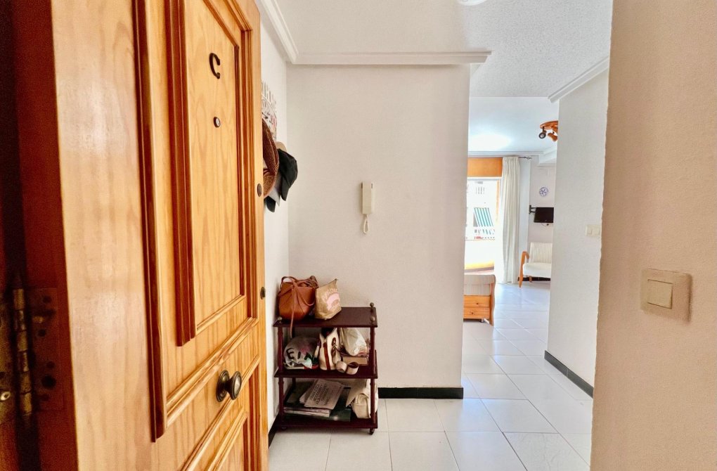 Resale - Apartment - Torrevieja - Habaneras