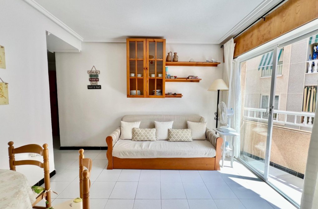 Resale - Apartment - Torrevieja - Habaneras