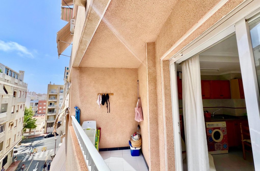Resale - Apartment - Torrevieja - Habaneras