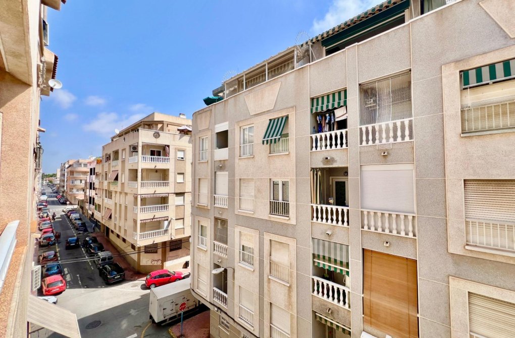 Resale - Apartment - Torrevieja - Habaneras