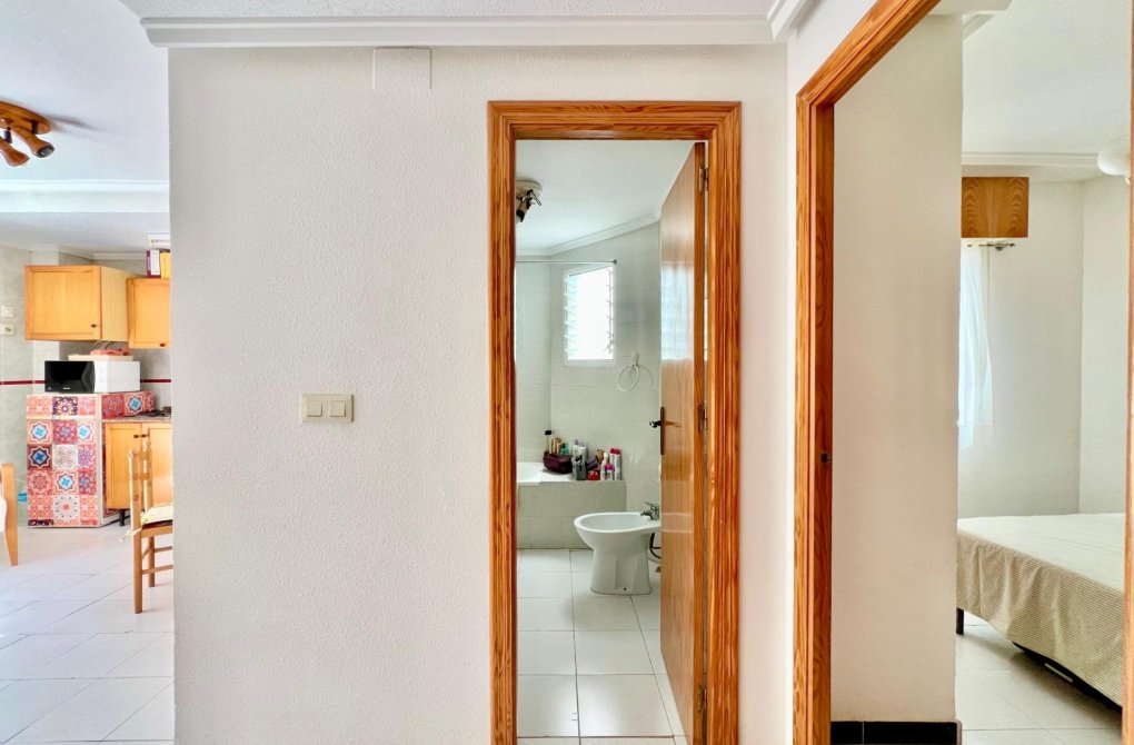 Resale - Apartment - Torrevieja - Habaneras