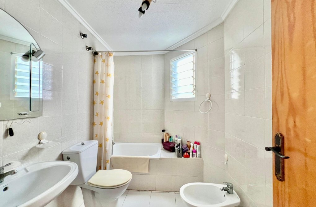 Resale - Apartment - Torrevieja - Habaneras