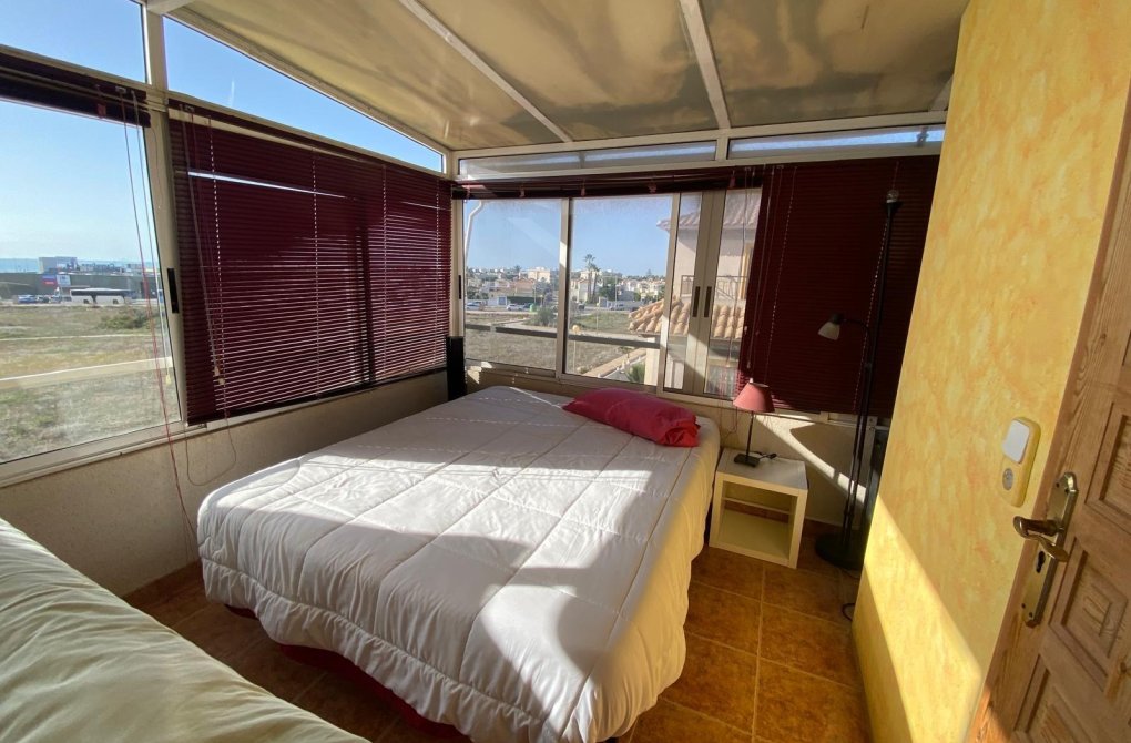 Resale - Terraced house - Orihuela Costa - Punta Prima