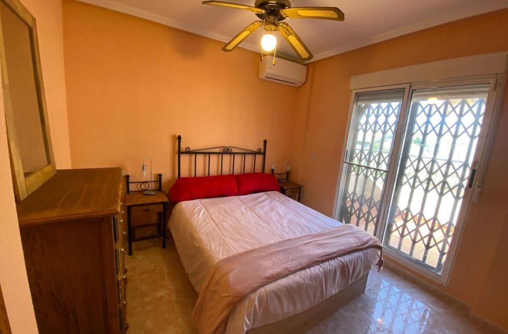 Resale - Terraced house - Orihuela Costa - Punta Prima