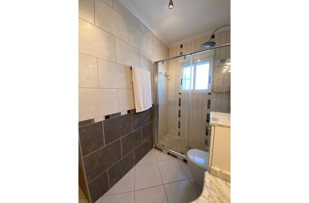 Resale - Terraced house - Orihuela Costa - Punta Prima