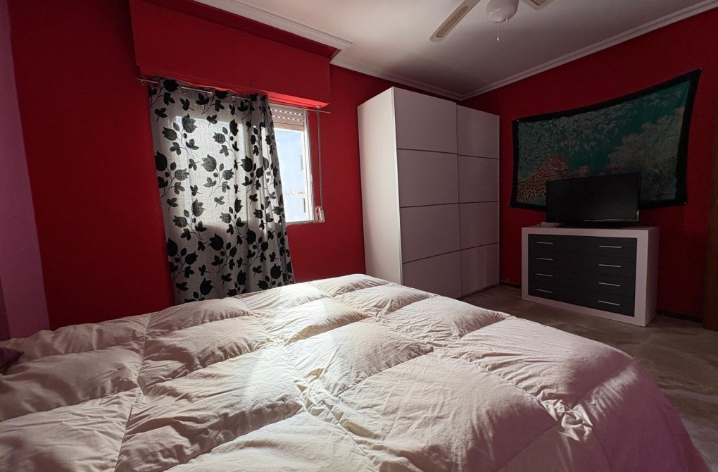 Resale - Apartment - Torrevieja - Acequion