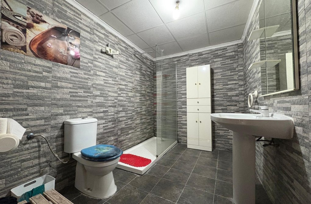 Resale - Apartment - Torrevieja - Acequion