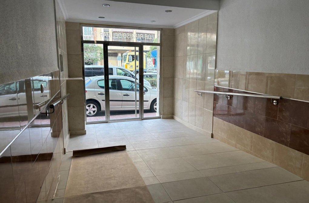 Resale - Apartment - Torrevieja - Acequion