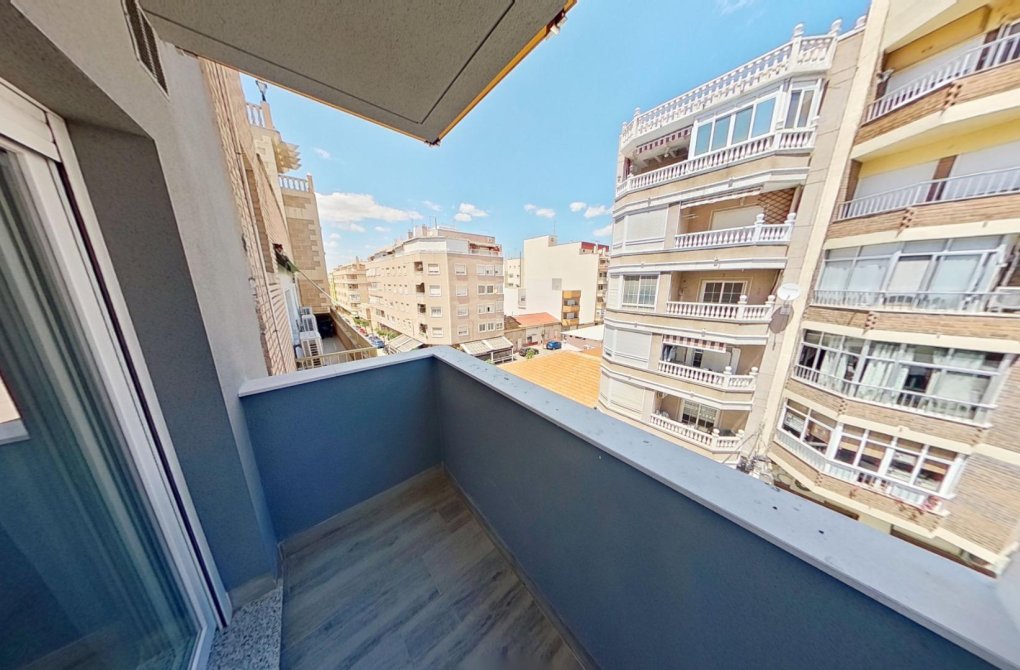 Resale - Apartment - Torrevieja - Centro