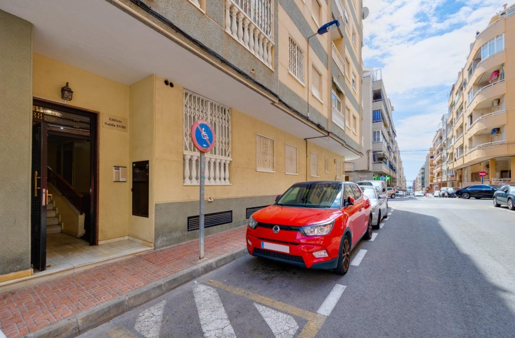 Resale - Apartment - Torrevieja - Playa del cura