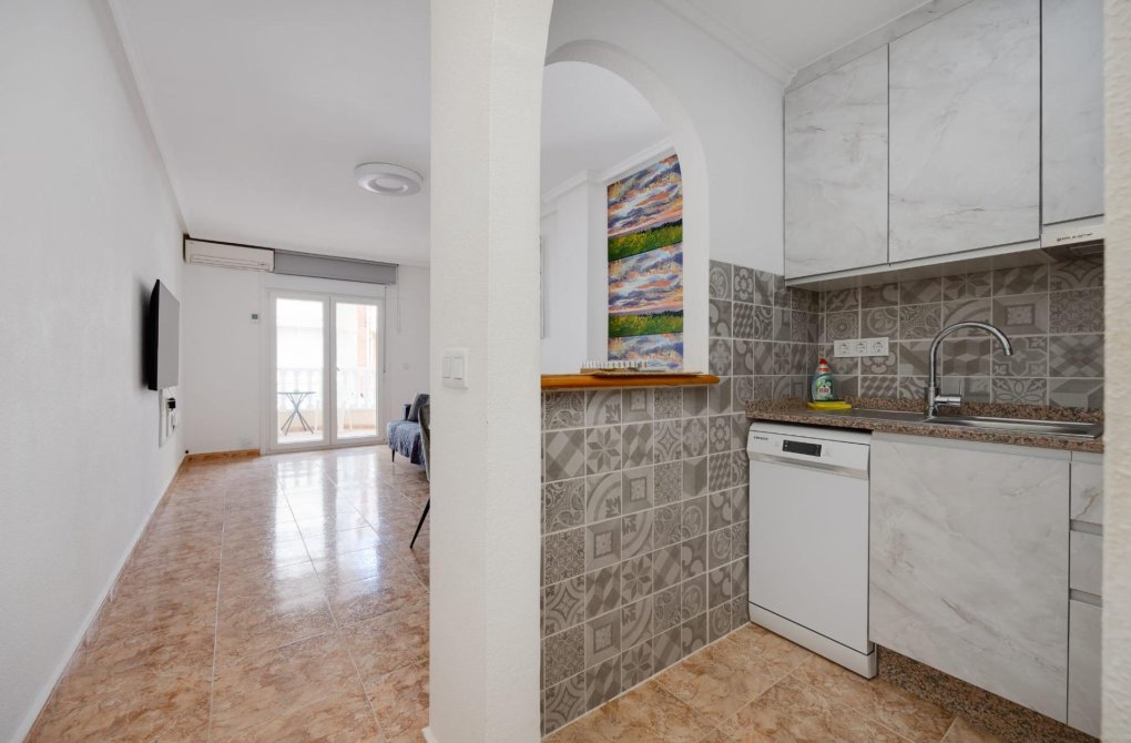 Resale - Apartment - Torrevieja - Playa del cura
