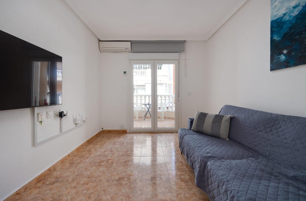 Resale - Apartment - Torrevieja - Playa del cura