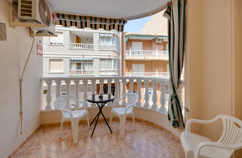 Resale - Apartment - Torrevieja - Playa del cura