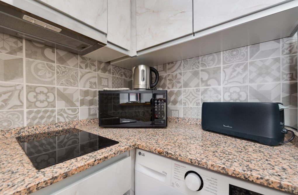 Resale - Apartment - Torrevieja - Playa del cura