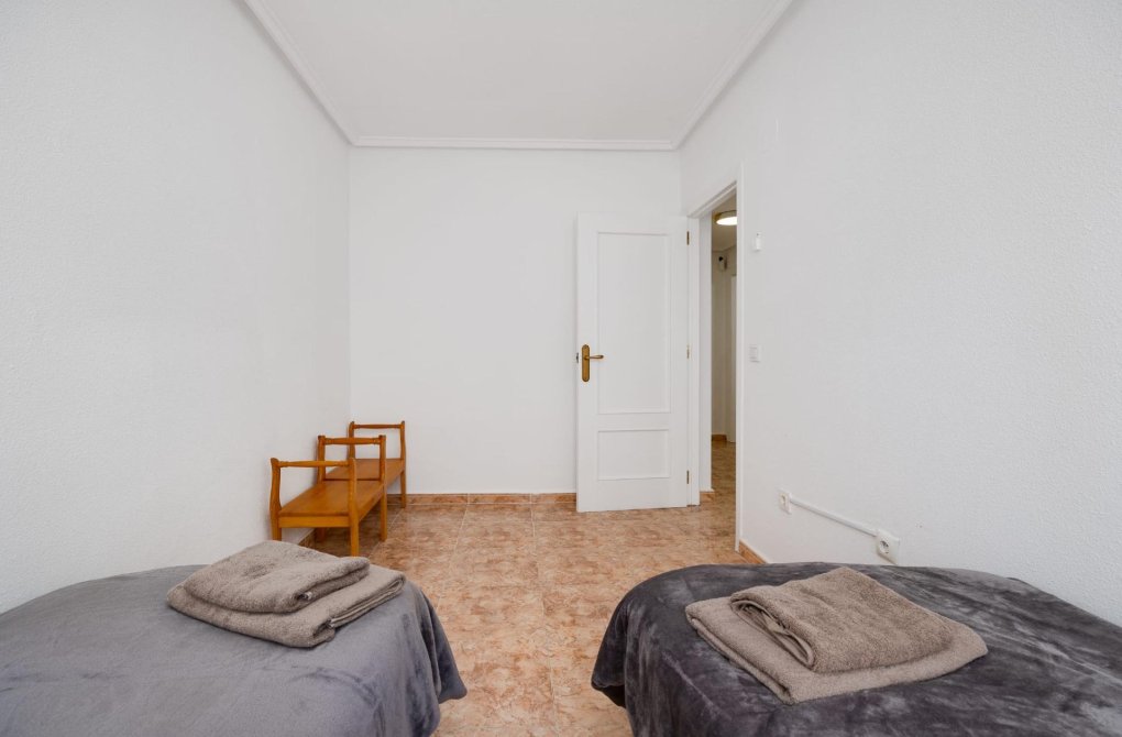 Resale - Apartment - Torrevieja - Playa del cura