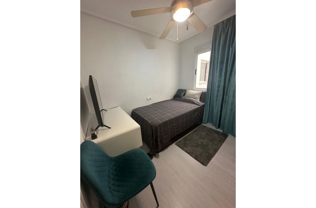 Resale - Apartment - Torrevieja - Parque de las Naciones
