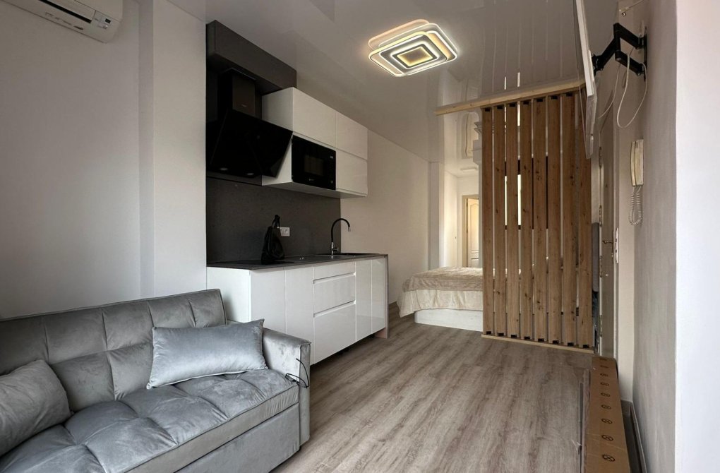 Resale - Apartment - Torrevieja - Estacion de autobuses