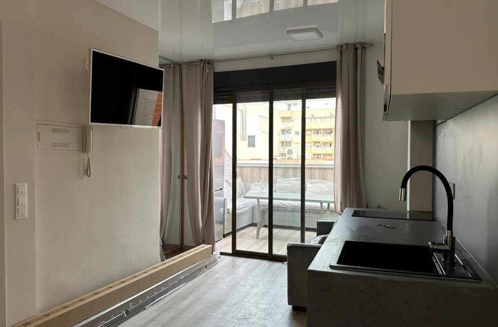 Resale - Apartment - Torrevieja - Estacion de autobuses