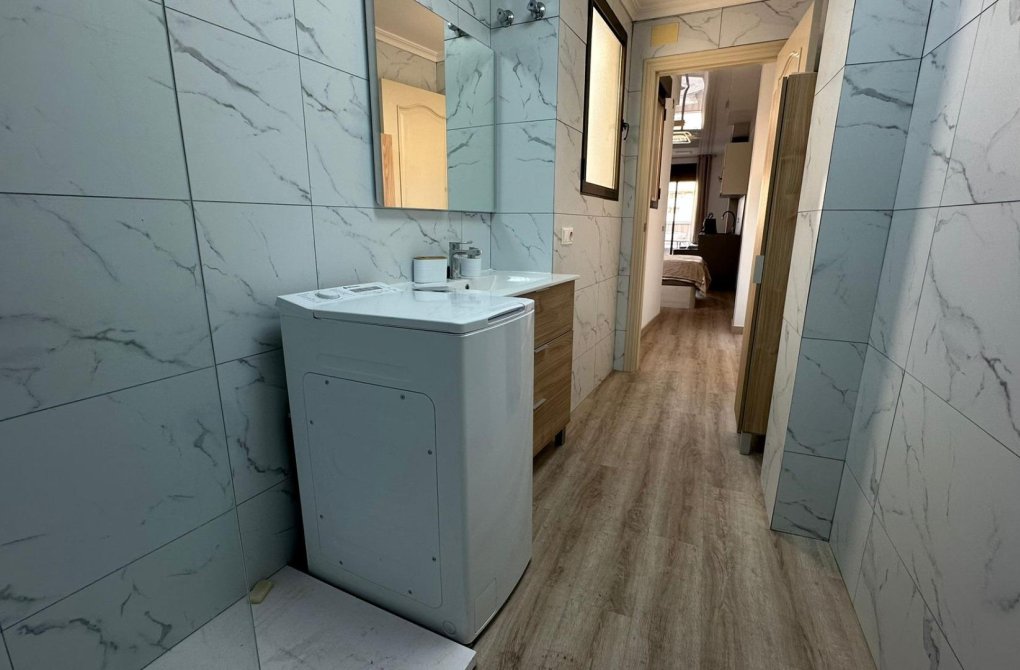 Resale - Apartment - Torrevieja - Estacion de autobuses