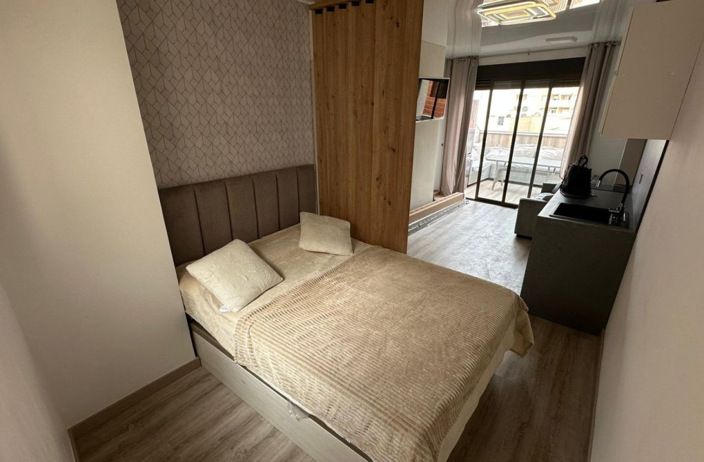 Resale - Apartment - Torrevieja - Estacion de autobuses