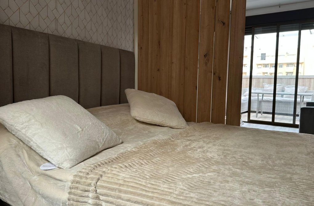 Resale - Apartment - Torrevieja - Estacion de autobuses