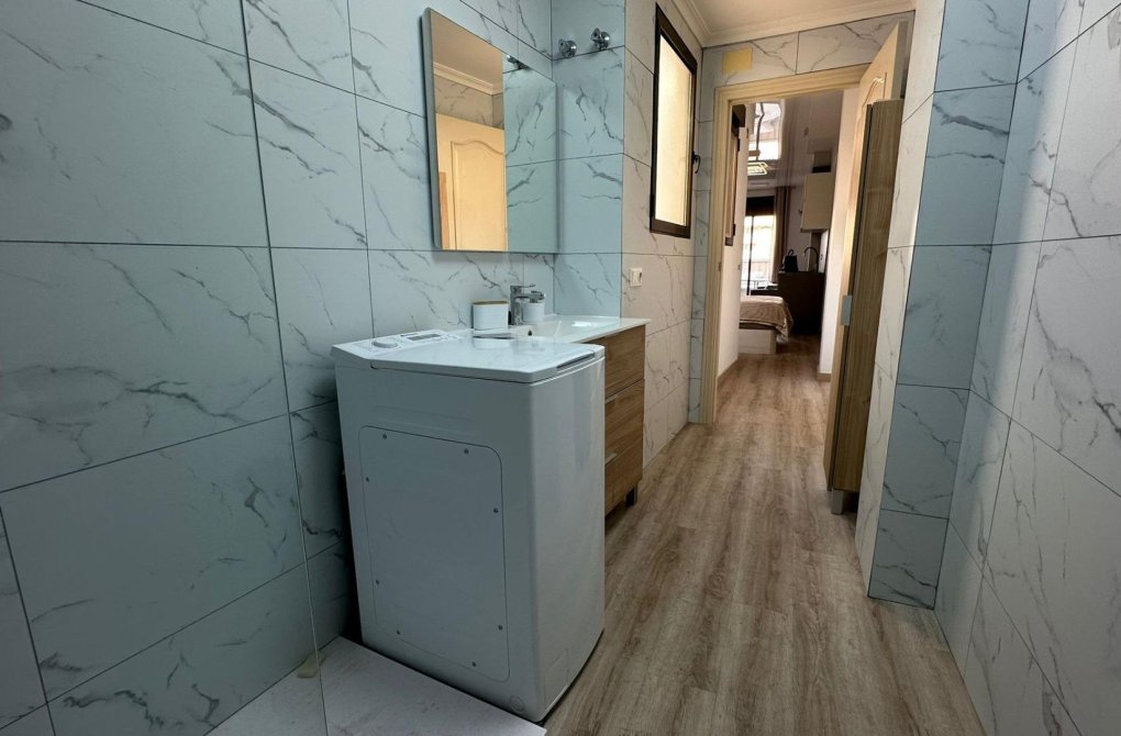 Resale - Apartment - Torrevieja - Estacion de autobuses